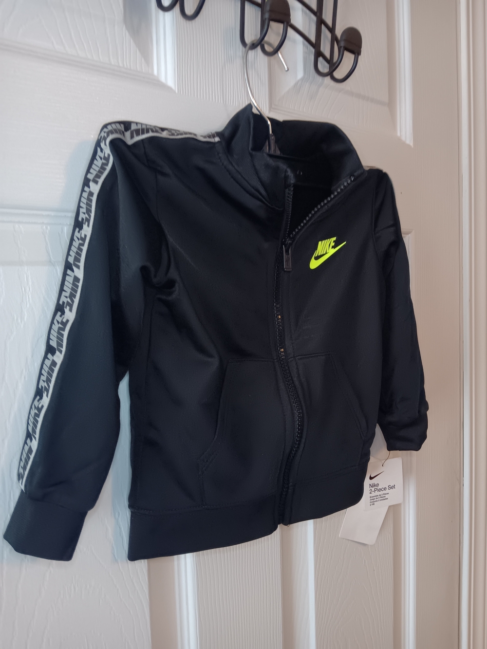 Nike NWT Toddler Track Jacket & Pants Set - Picture 4 of 9
